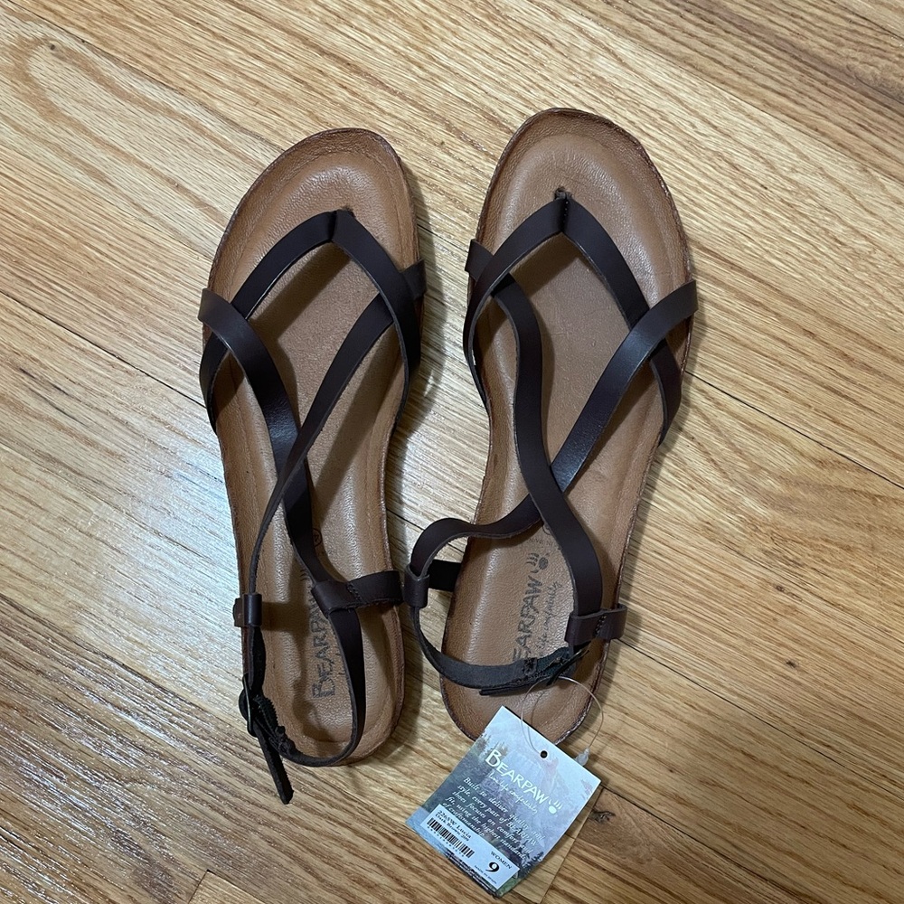 BNWT Bearpaw Lucia Sandal